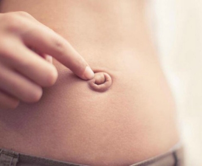 Khi nào cần khám bác sĩ nếu nghi ngờ bị thoát vị rốn